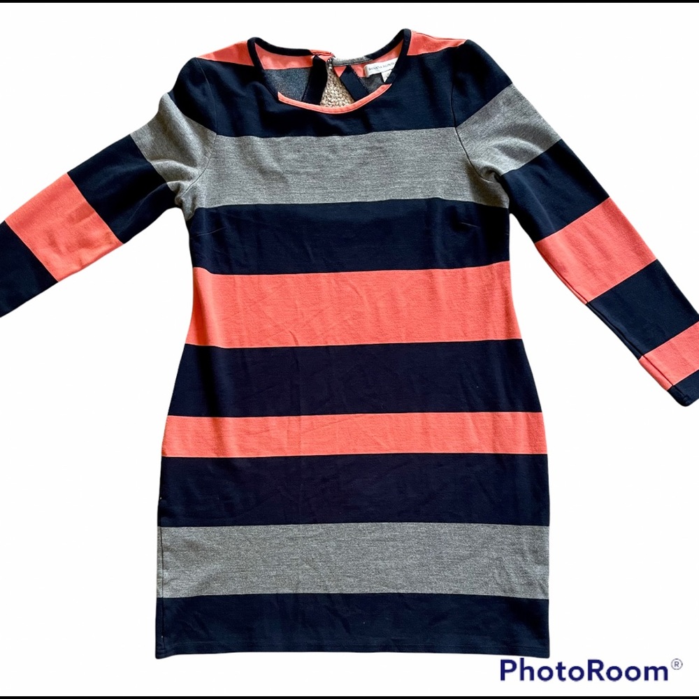 🗣 Banana Republic Striped Dress 🔥